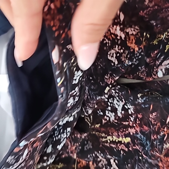 Lululemon Floral Leggings Sz 4 - Picture 4 of 6